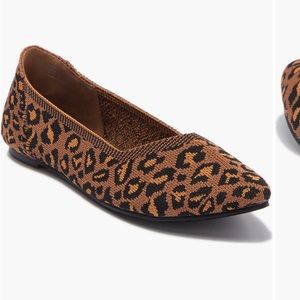 Mia pointed toe flat